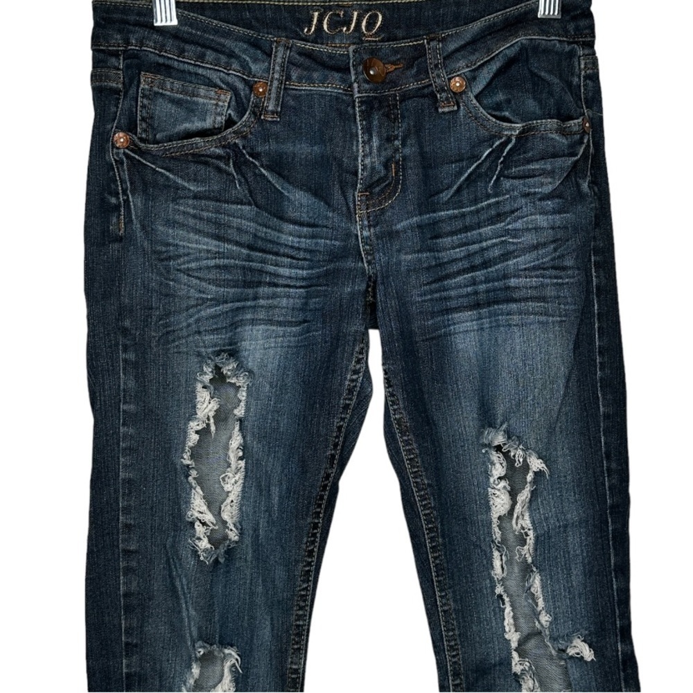 JCJQ Destroyed‎ Jeans - Picture 2 of 8